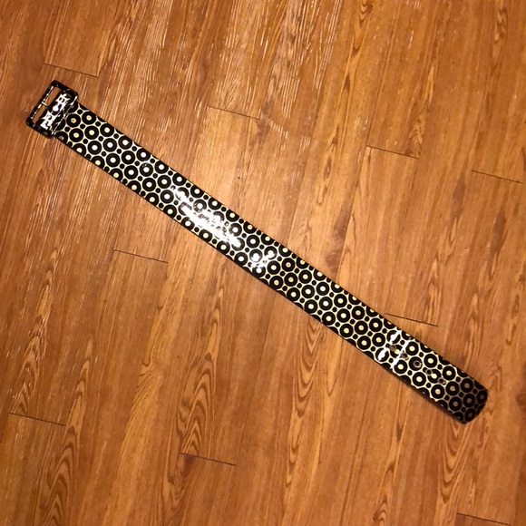 Black and Gold Retro Style Belt - Picture 4 of 4